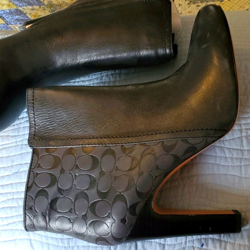 COACH BOOTIE